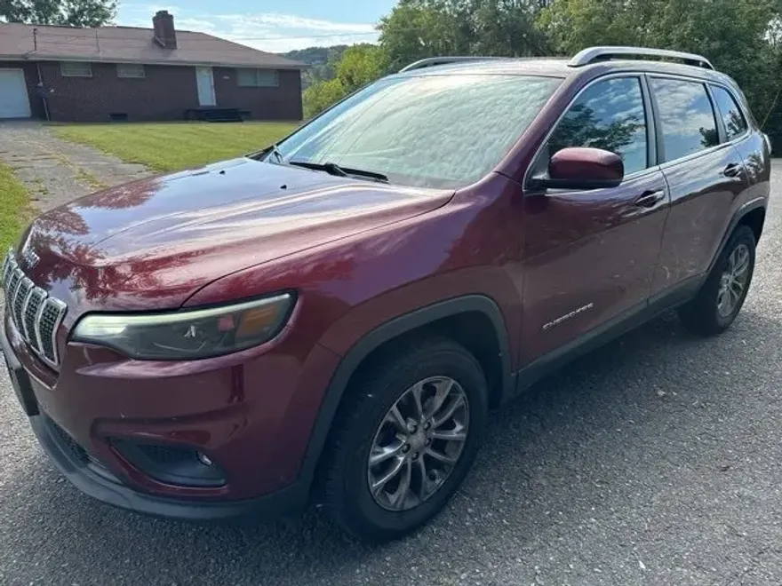 2019 Jeep Cherokee Latitude photo 1