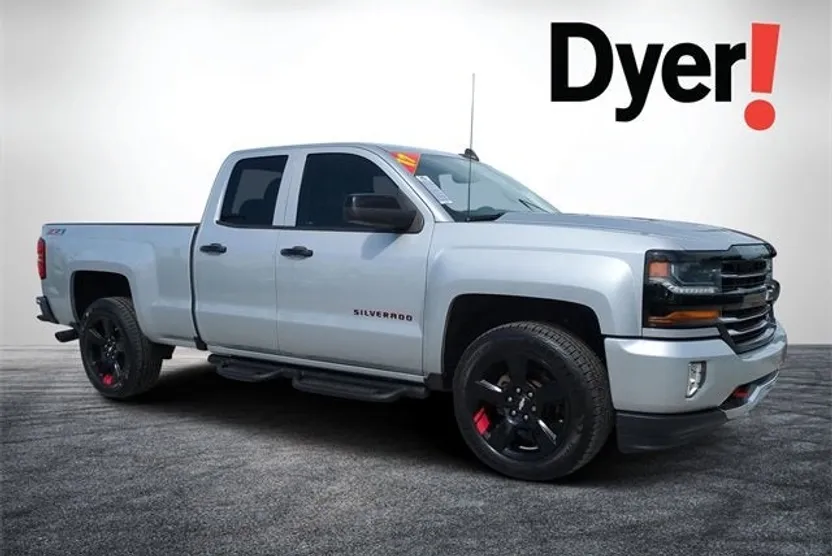 2017 Chevrolet Silverado 1500 LT photo 1