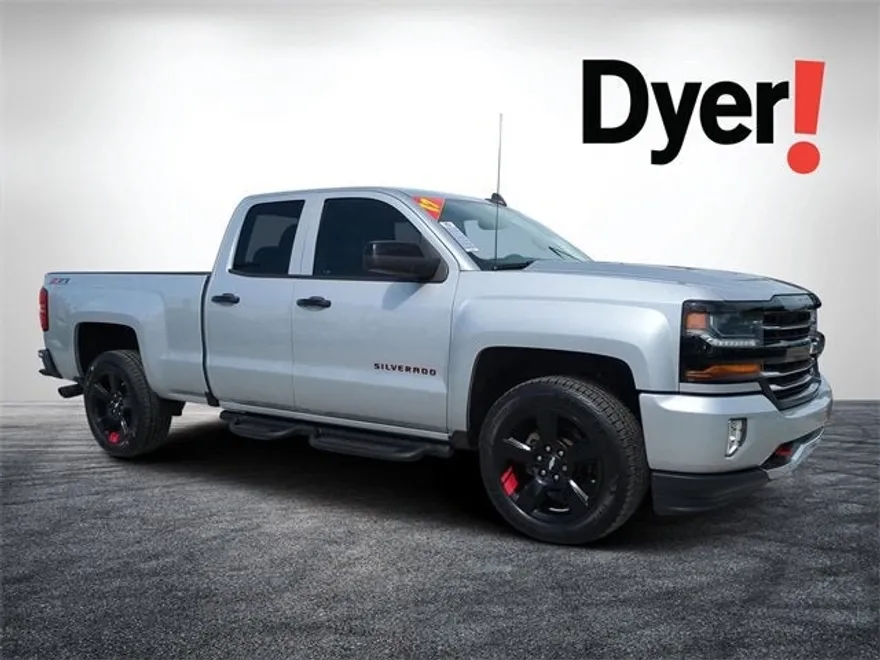 2017 Chevrolet Silverado 1500 LT photo 1