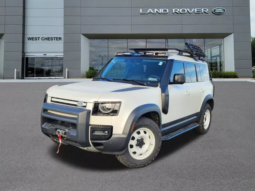 2024 Land Rover Defender 110 S photo 1
