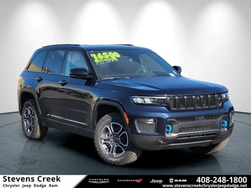 2023 Jeep Cherokee 4xe Trailhawk photo 1