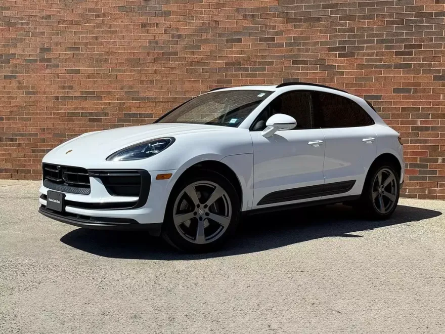 2024 Porsche Macan T photo 1