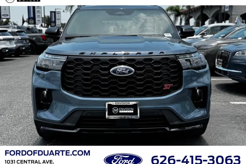 2025 Ford Explorer ST photo 1