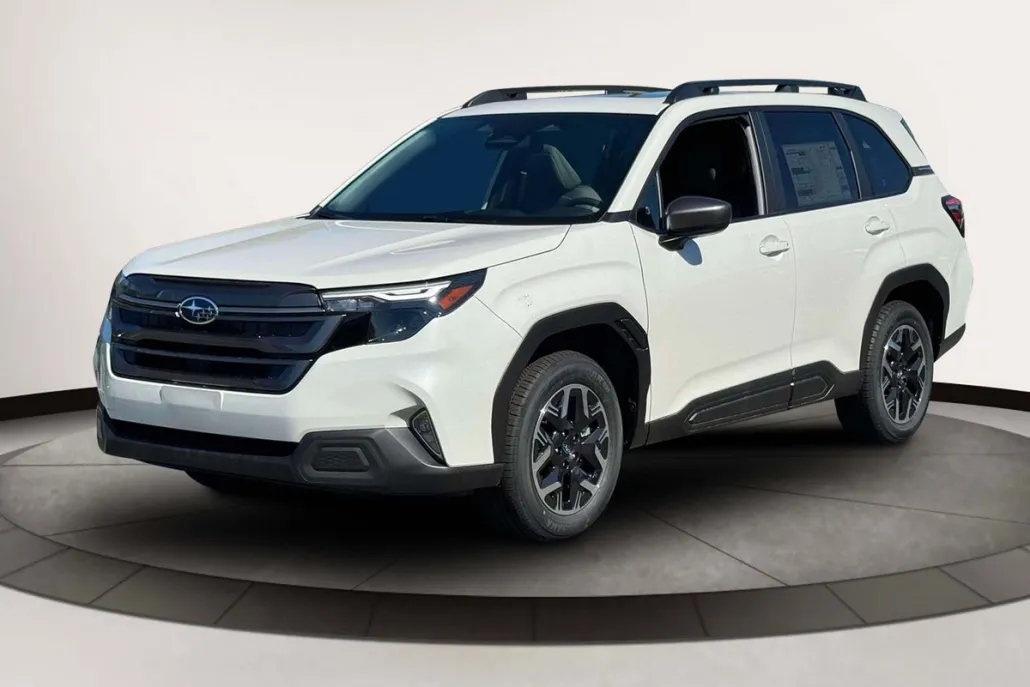 2025 Subaru Forester Premium photo 1