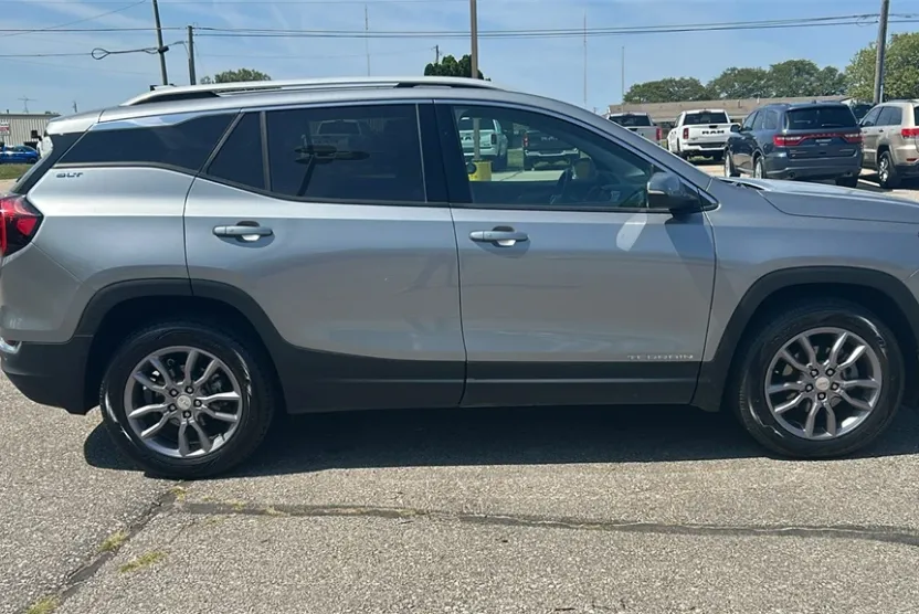 2023 Gmc Terrain SLT photo 1