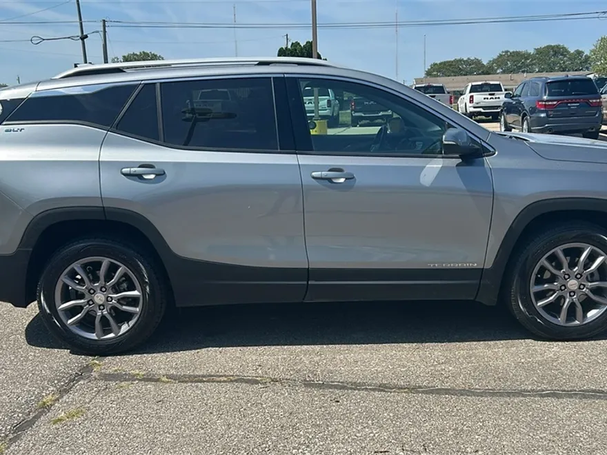 2023 Gmc Terrain SLT photo 1