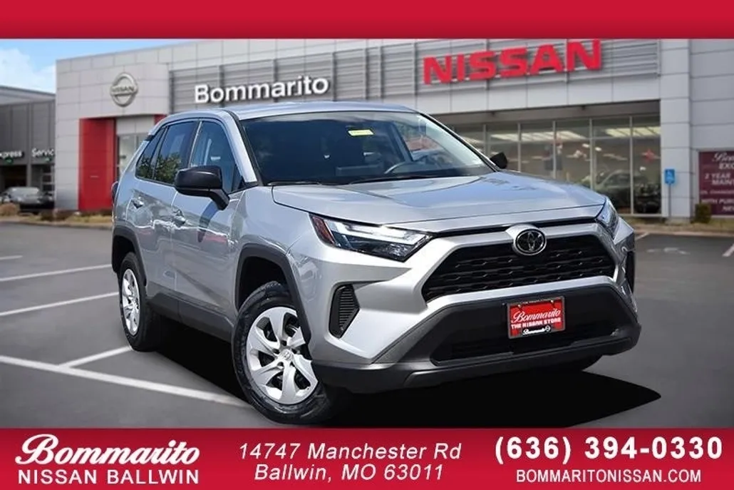 2024 Toyota RAV4 LE photo 1