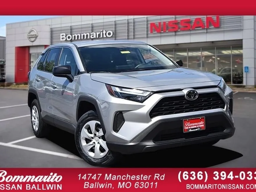 2024 Toyota RAV4 LE photo 1