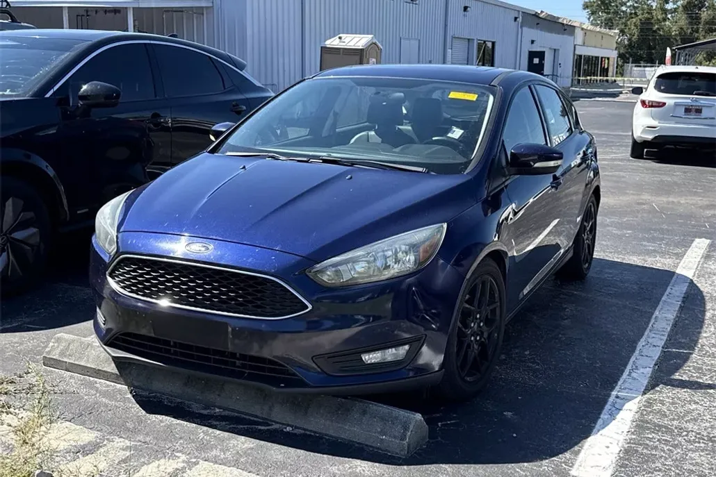 2016 Ford Focus SE photo 1