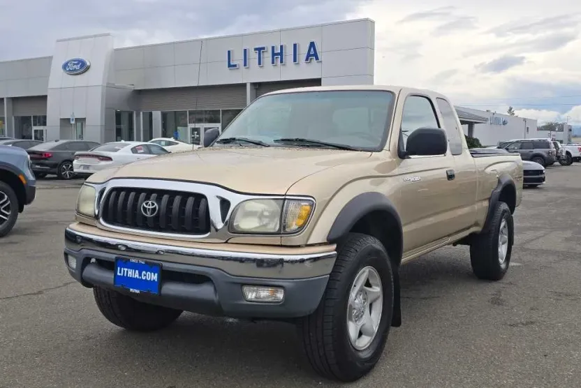 2002 Toyota Tacoma XtraCab photo 1