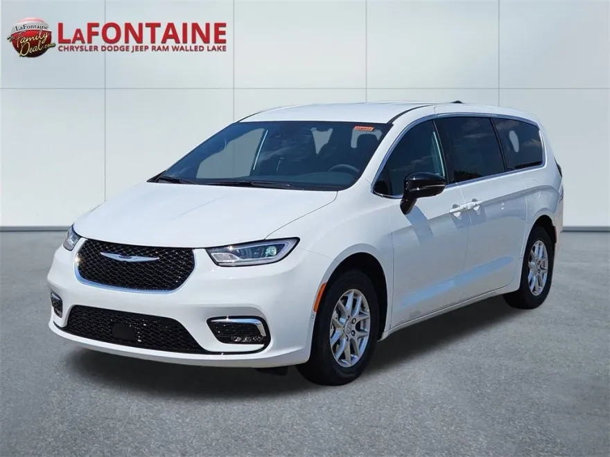 2025 Chrysler Pacifica photo 1