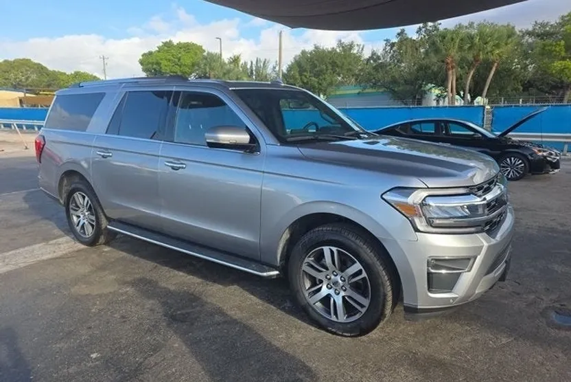 2022 Ford Expedition MAX Limited photo 1