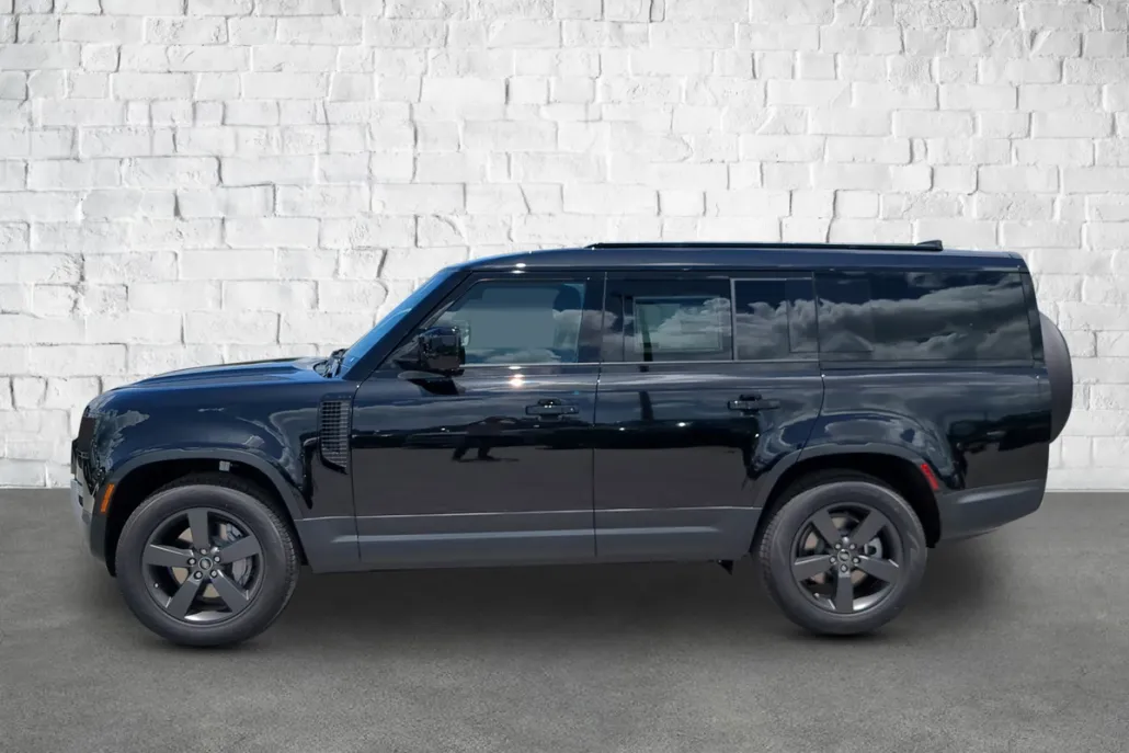 2025 Land Rover Defender 130 S photo 1