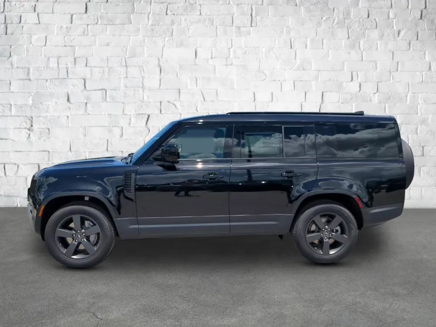 2025 Land Rover Defender 130 S photo 1