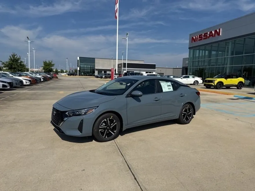 2025 Nissan Sentra SV photo 1