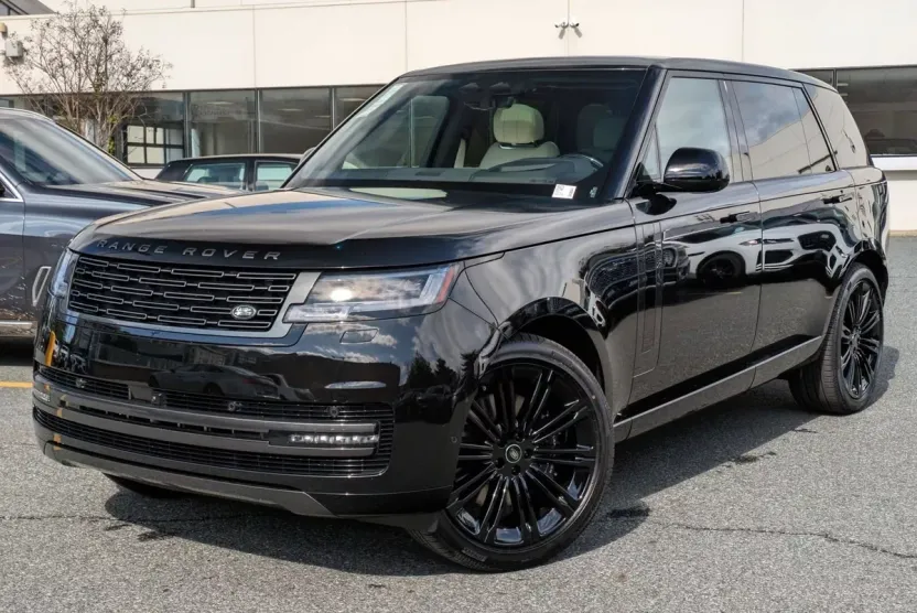 2025 Land Rover Range Rover SE photo 1