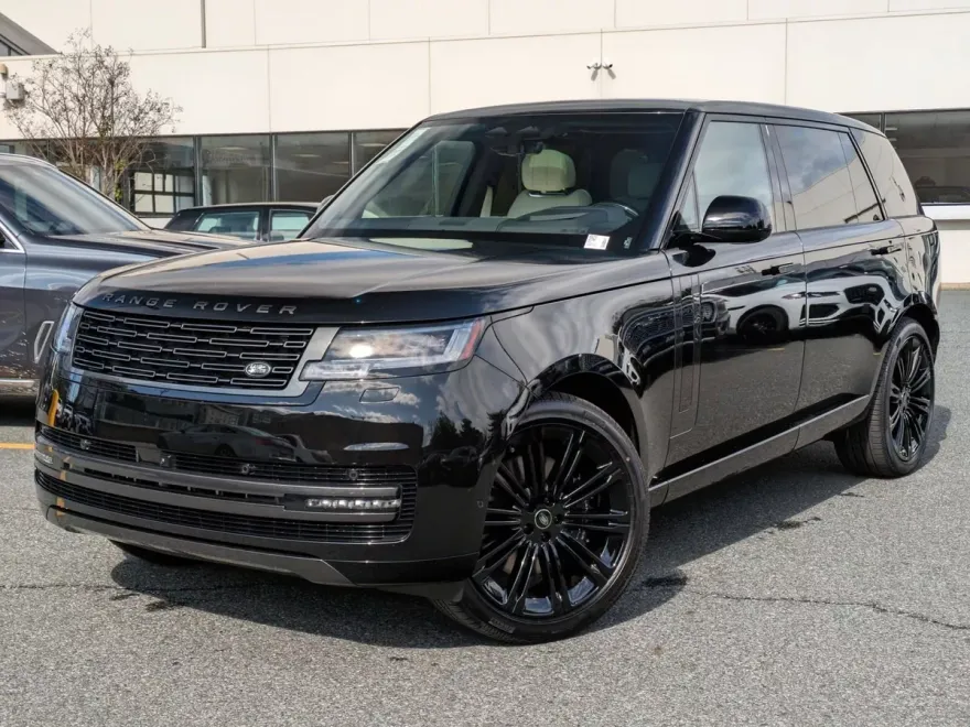 2025 Land Rover Range Rover SE photo 1