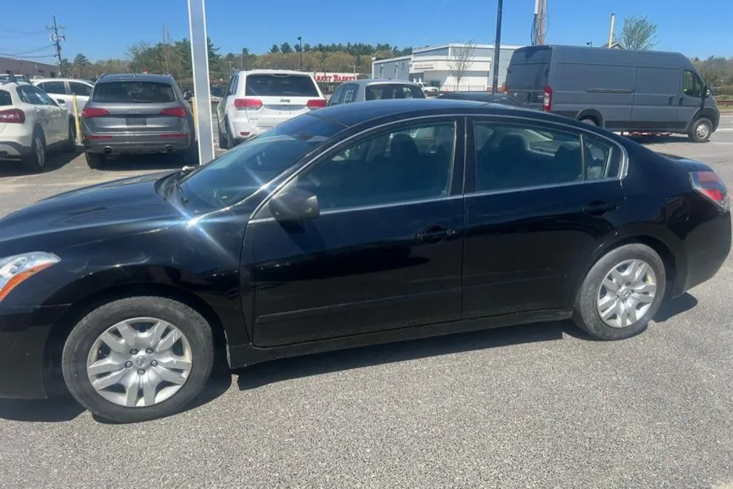 2012 Nissan Altima 2.5 S photo 1