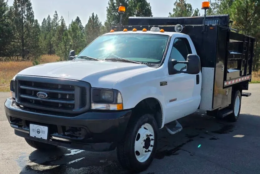 2004 Ford F-550 photo 1
