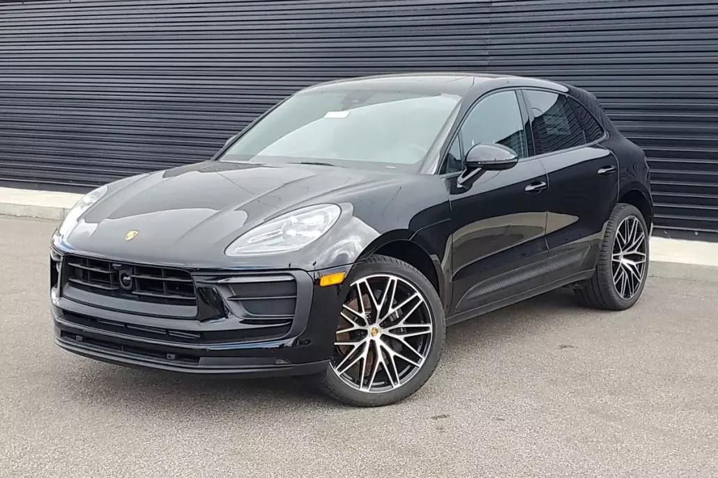 2024 Porsche Macan photo 1