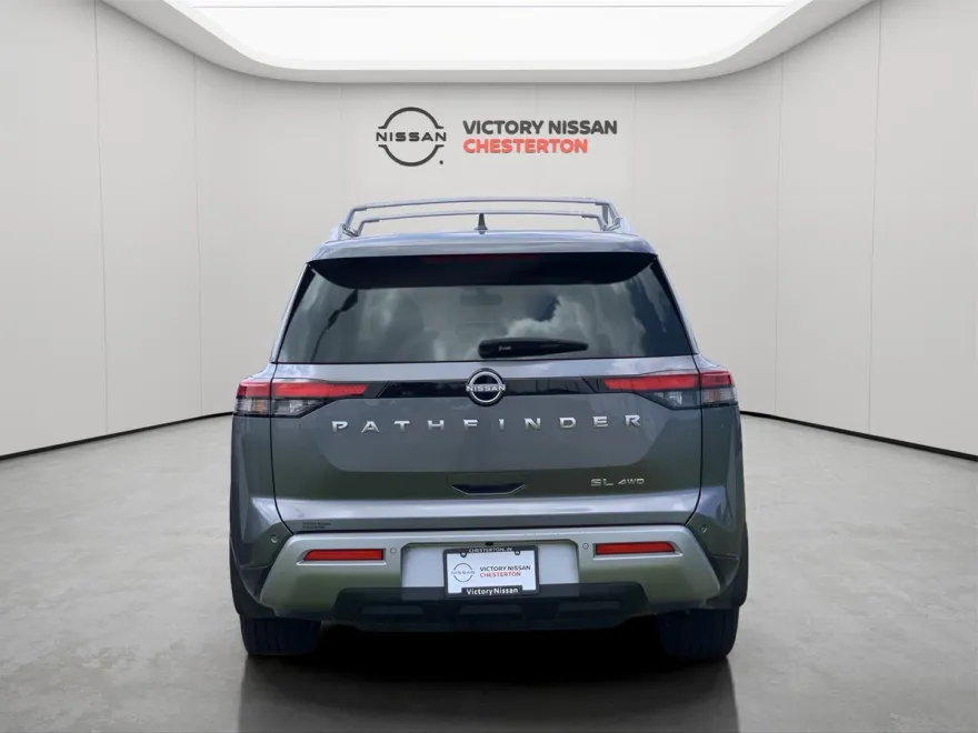 2024 Nissan Pathfinder SL photo 1