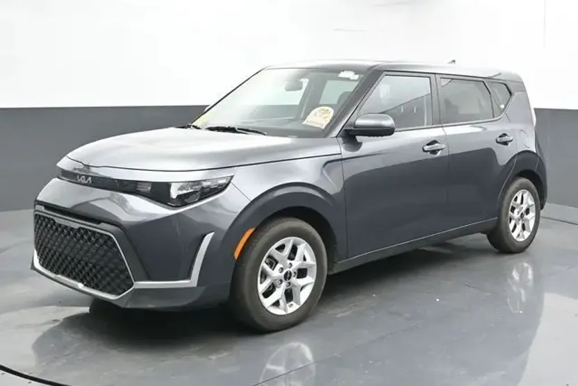 2024 Kia Soul LX photo 1