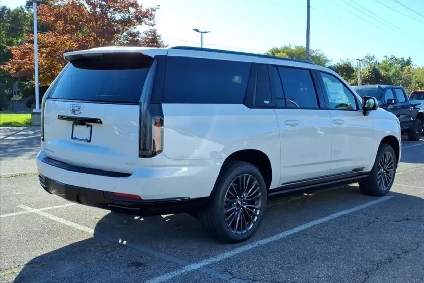 2025 Cadillac Escalade ESV Sport Platinum photo 1