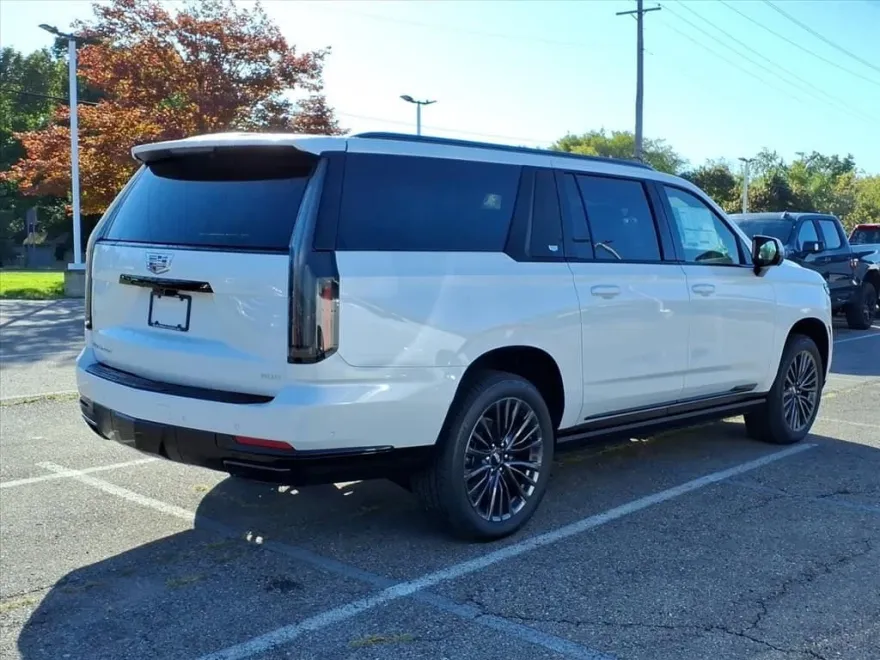 2025 Cadillac Escalade ESV Sport Platinum photo 1