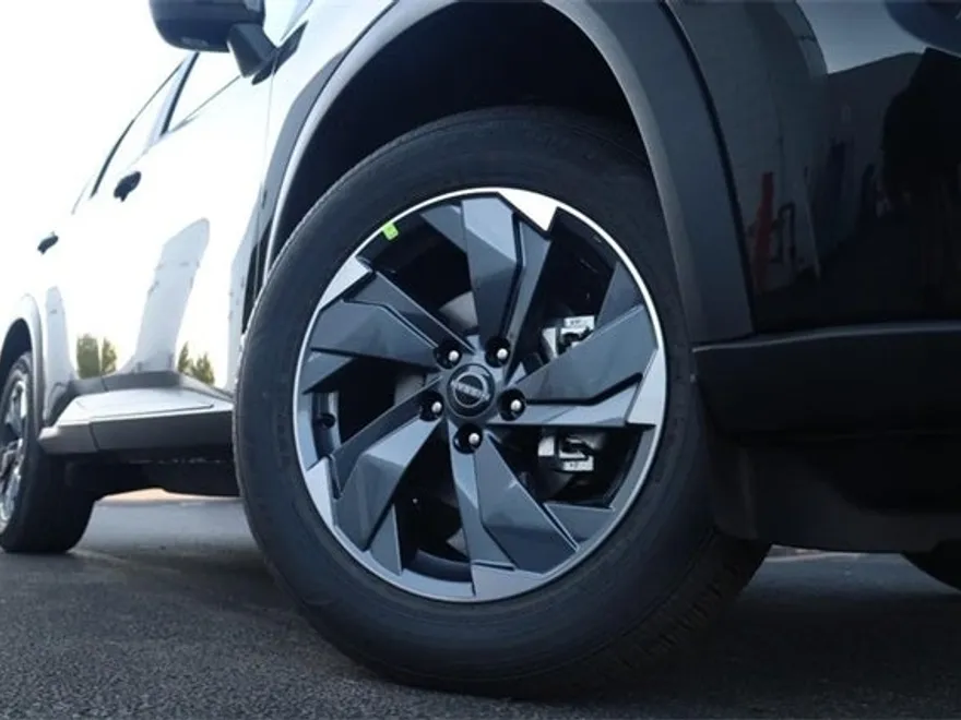 2026 Nissan Rogue SV photo 1