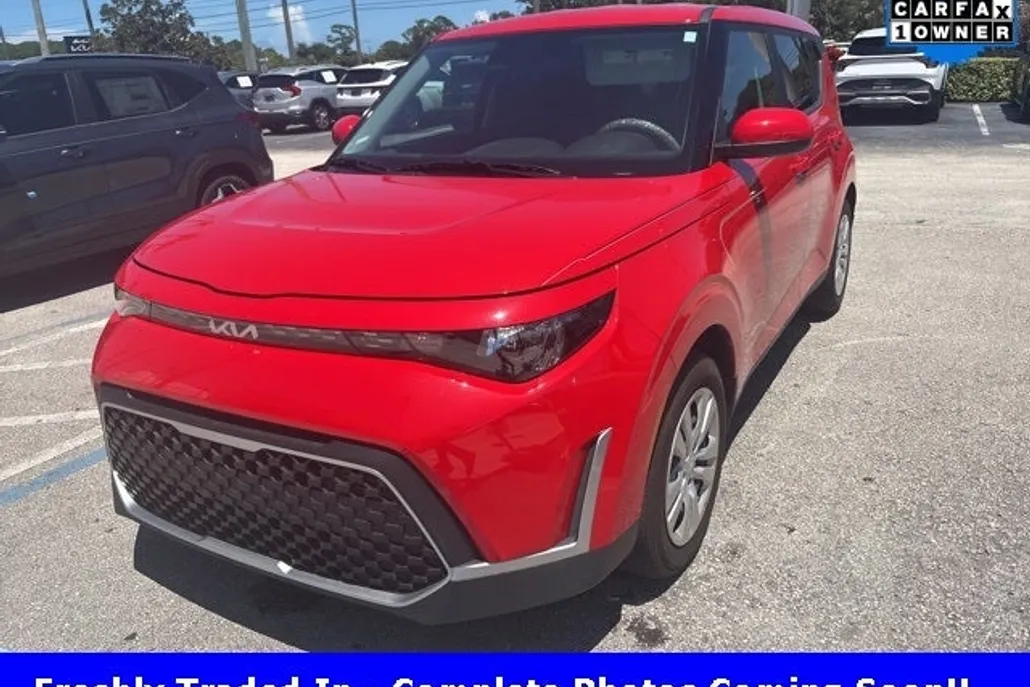 2024 Kia Soul LX photo 1