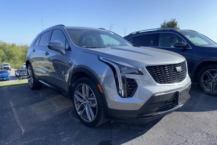 2023 Cadillac XT4 Sport photo 1
