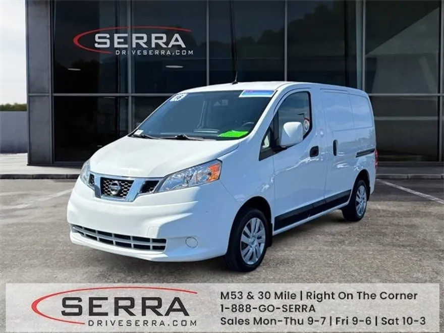 2016 Nissan NV200 SV photo 1