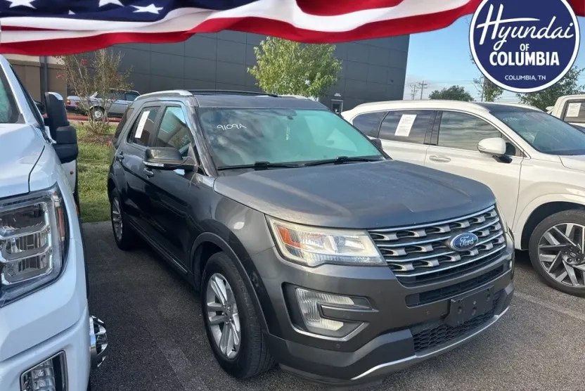 2017 Ford Explorer XLT photo 1