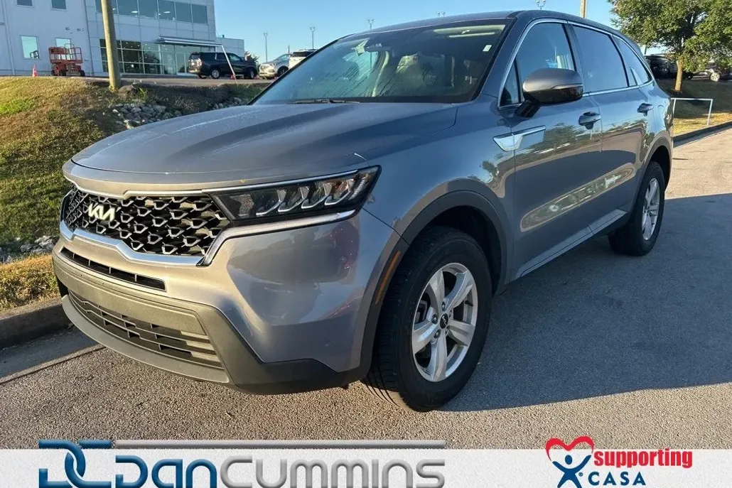 2022 Kia Sorento LX photo 1