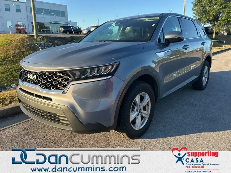 2022 Kia Sorento LX photo 1