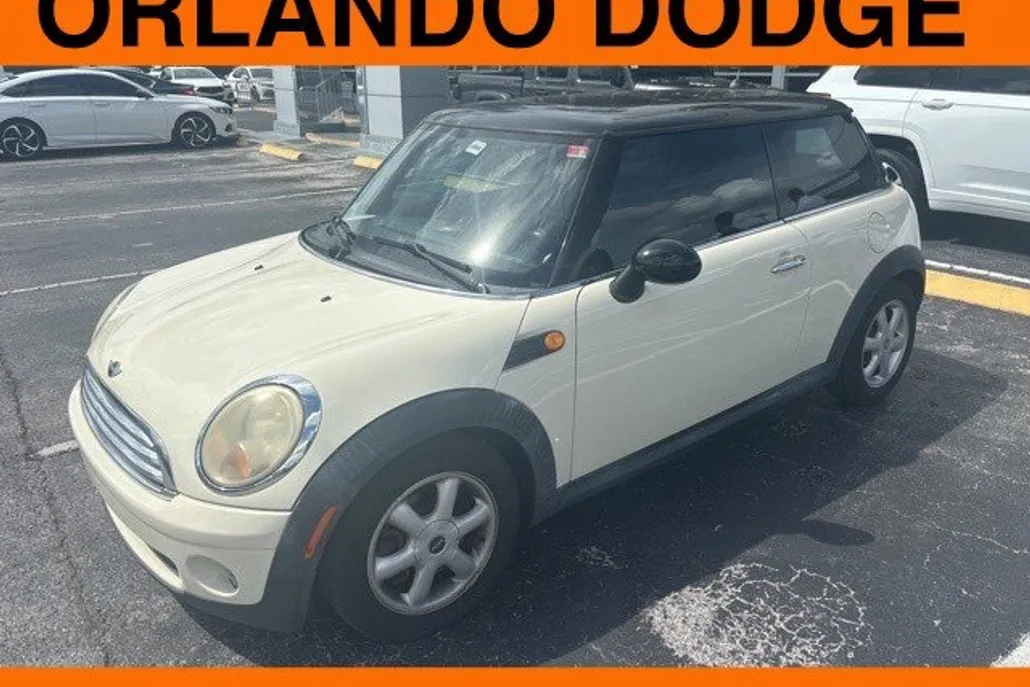 2010 Mini Cooper Hardtop Base photo 1
