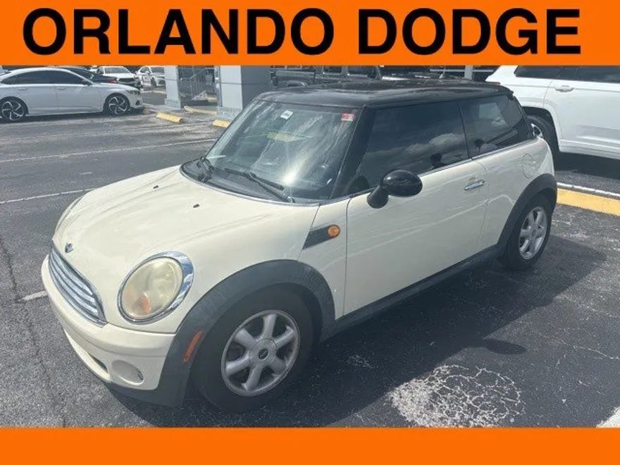 2010 Mini Cooper Hardtop Base photo 1