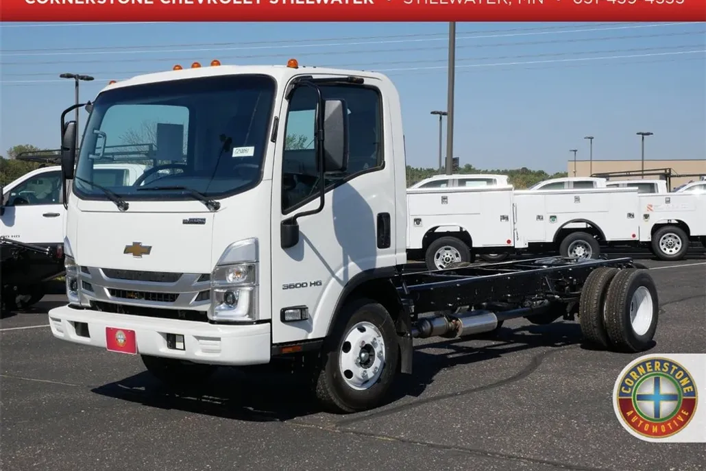 2025 Chevrolet Silverado 3500HD photo 1