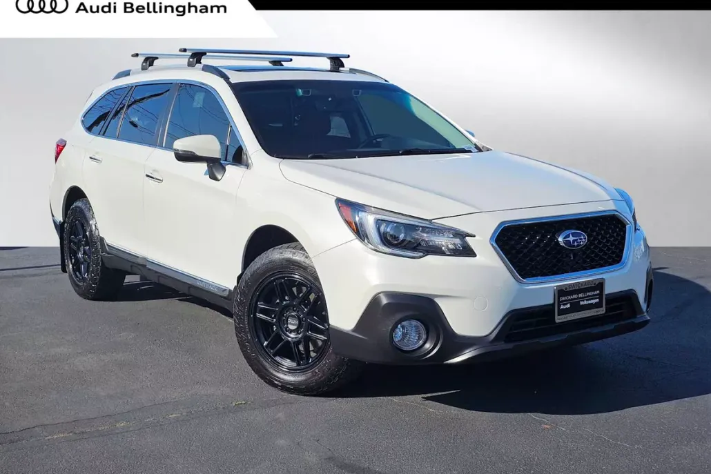 2018 Subaru Outback 2.5i Touring photo 1