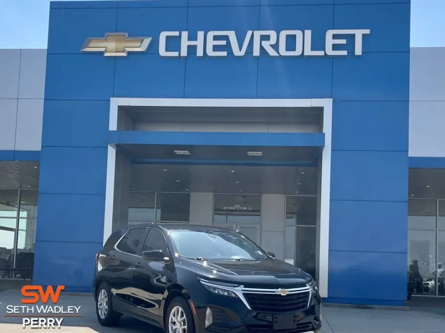 2022 Chevrolet Equinox LT photo 1