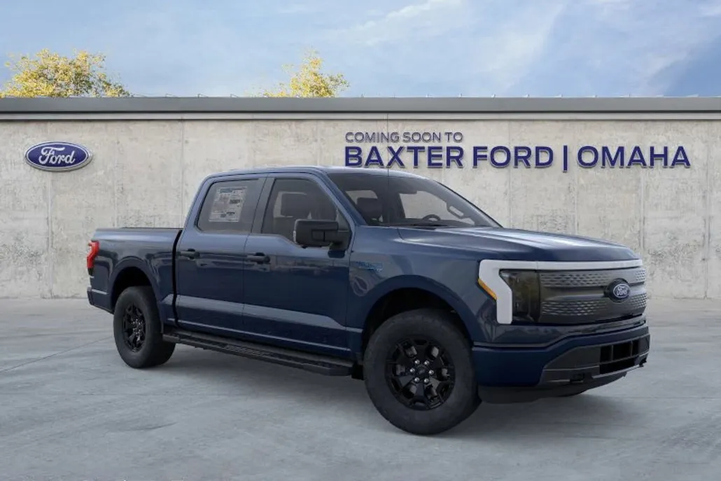 2025 Ford F-150 Lightning XLT photo 1