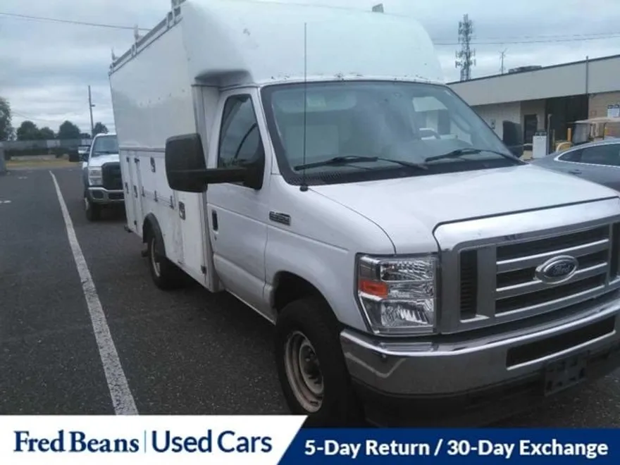 2022 Ford E-350 photo 1