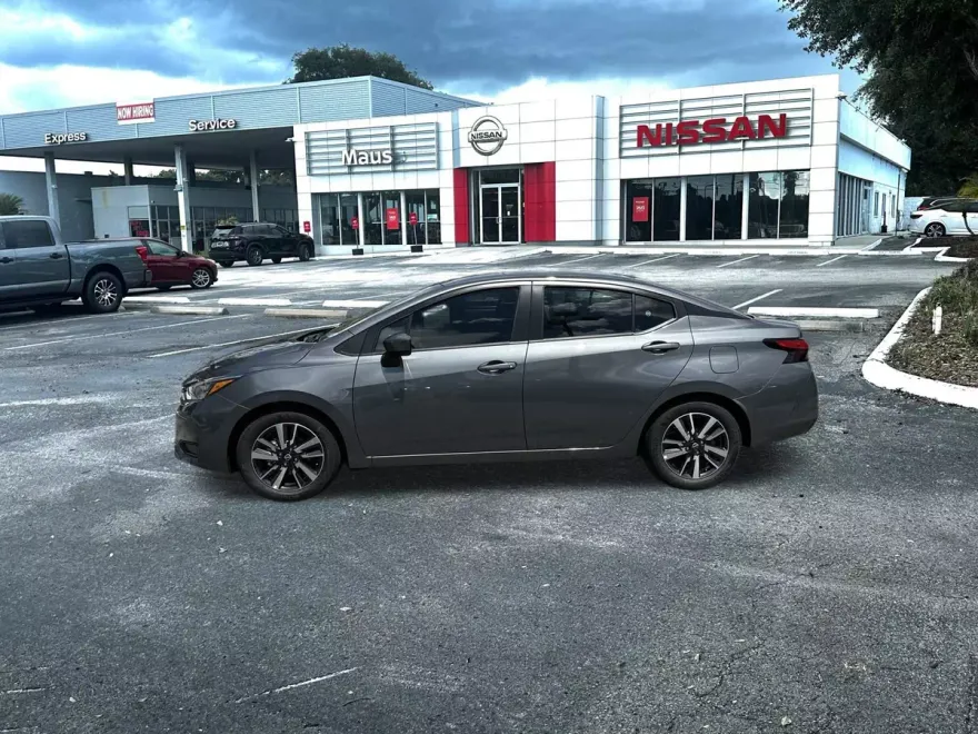 2025 Nissan Versa 1.6 SV photo 1