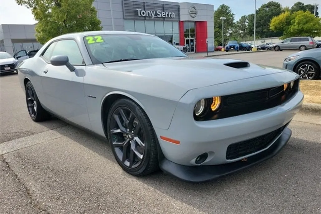 2022 Dodge Challenger R/T photo 1