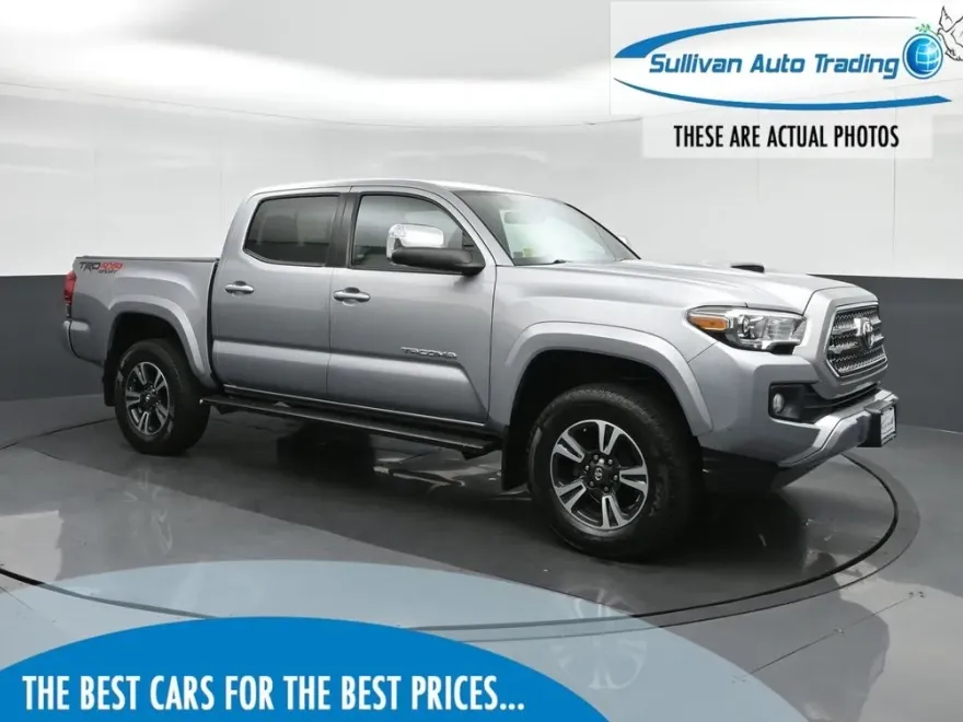 2017 Toyota Tacoma TRD Sport photo 1