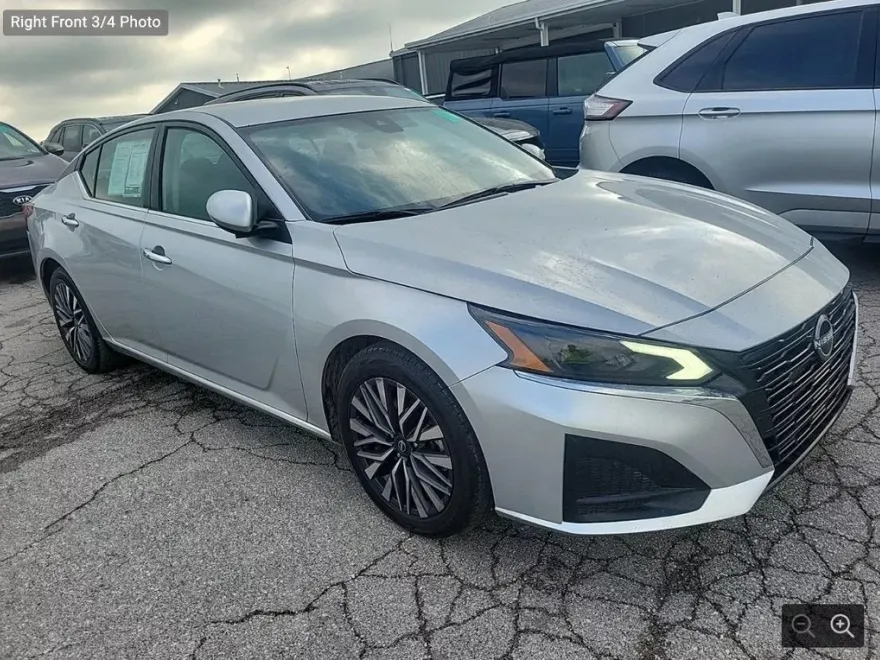 2023 Nissan Altima 2.5 SV photo 1