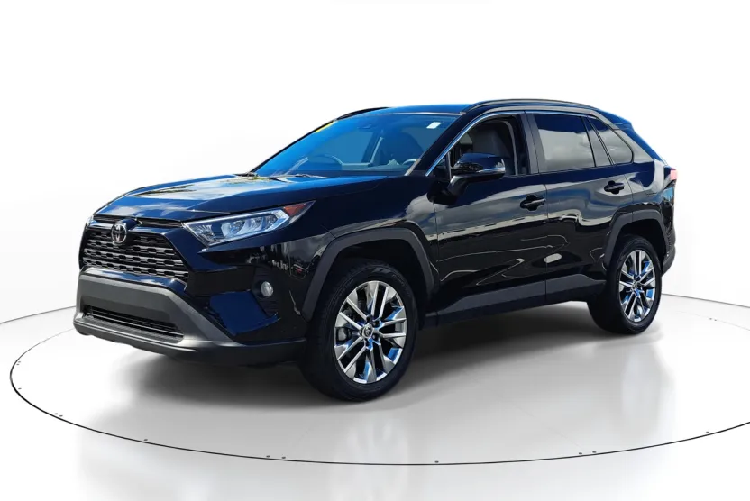 2021 Toyota RAV4 XLE Premium photo 1