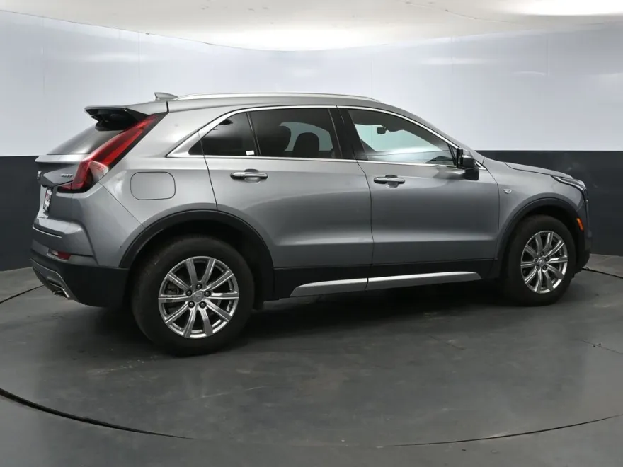 2023 Cadillac XT4 Premium Luxury photo 1
