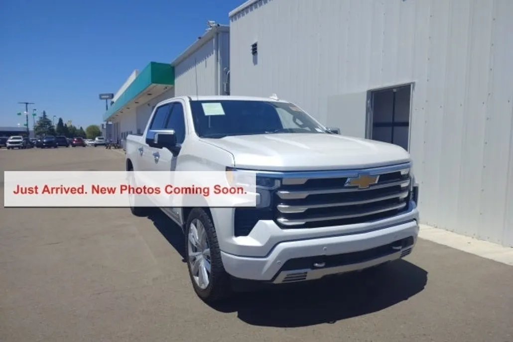 2024 Chevrolet Silverado 1500 High Country photo 1