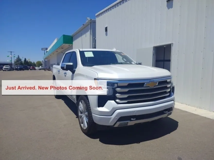 2024 Chevrolet Silverado 1500 High Country photo 1